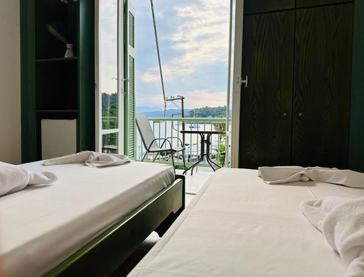 Ancora Hotel 포로스타운 외부 사진
